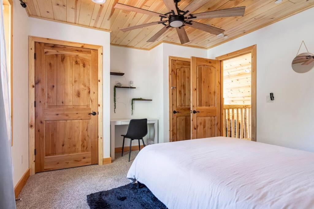 Modern Family Cabin Mins To Lake, Slopes & Hikes Big Bear City Exterior foto